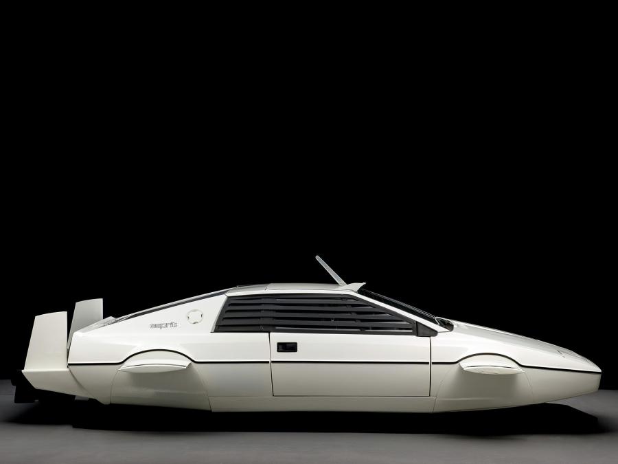  Lotus Esprit 007 The Spy Who Loved Me 1977 года  (фото 3 из 7)